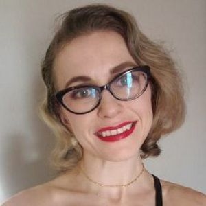 Meet your Posher, Maya